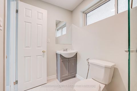 Photo 39 at 122 Ormond Drive, Samac, Oshawa
