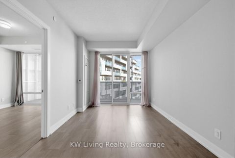Photo 10 at 861 - 25 Adra Grado Way, Bayview Village, Toronto
