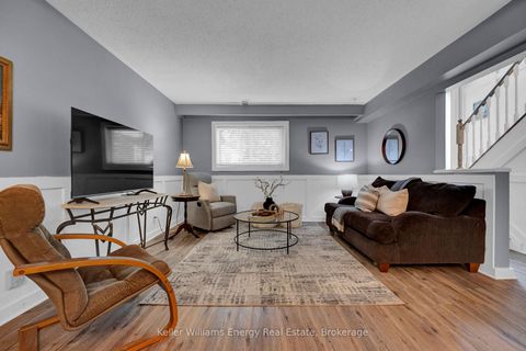Photo 3 at 906 Centre Street N, Williamsburg, Whitby