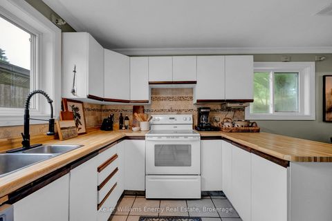 Photo 8 at 906 Centre Street N, Williamsburg, Whitby