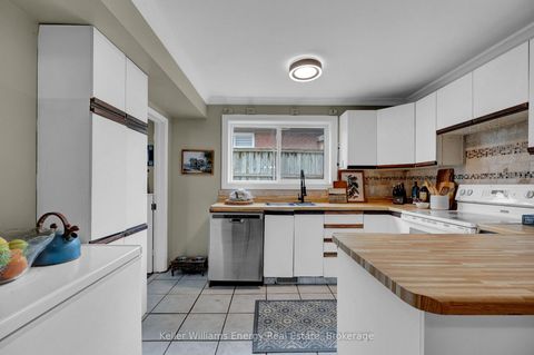 Photo 9 at 906 Centre Street N, Williamsburg, Whitby