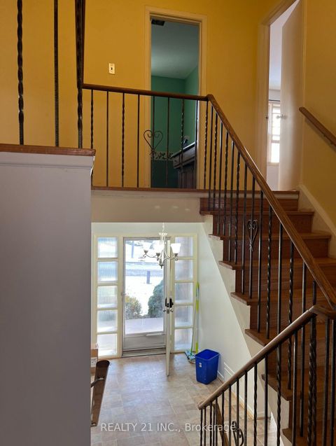 Photo 4 at 24 Beveridge Drive, Donalda, Toronto