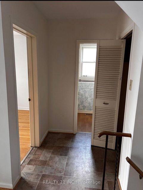 Photo 8 at 24 Beveridge Drive, Donalda, Toronto