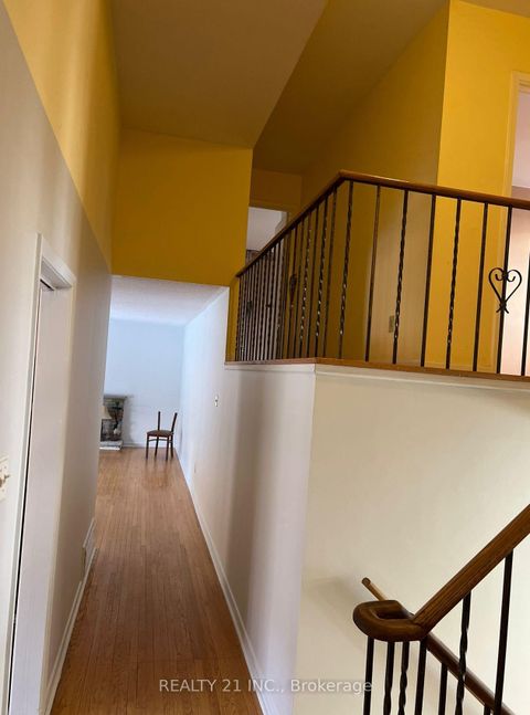 Photo 13 at 24 Beveridge Drive, Donalda, Toronto