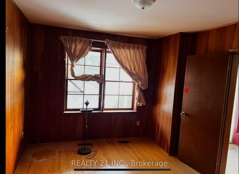 Photo 14 at 24 Beveridge Drive, Donalda, Toronto
