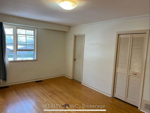 Photo 17 at 24 Beveridge Drive, Donalda, Toronto