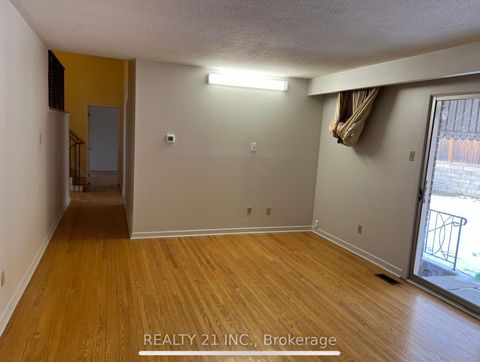 Photo 19 at 24 Beveridge Drive, Donalda, Toronto