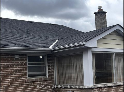 Photo 21 at 24 Beveridge Drive, Donalda, Toronto