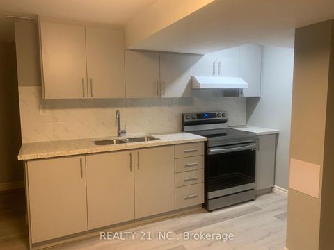 Photo 30 at 24 Beveridge Drive, Donalda, Toronto