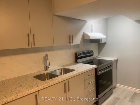 Photo 34 at 24 Beveridge Drive, Donalda, Toronto