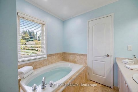 Photo 11 at 1 - 11 West Deane Park Drive, West Deane, Toronto