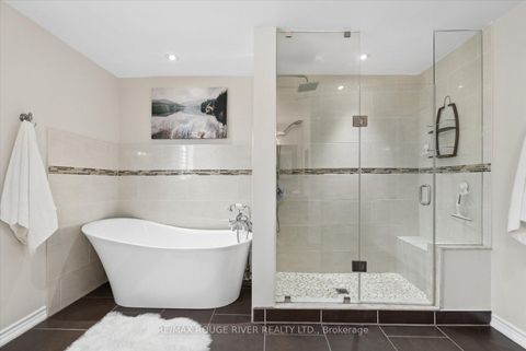 Photo 19 at 6 Snowden Court, Newcastle, Clarington