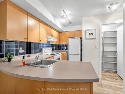 Photo 12 at 124 - 415 Jarvis Street, South St. James Town, Toronto