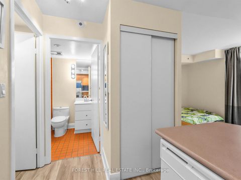 Photo 14 at 124 - 415 Jarvis Street, South St. James Town, Toronto
