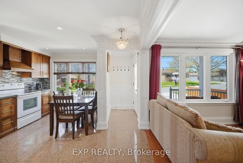 Photo 2 at 45 Flamborough Drive, Amesbury, Toronto