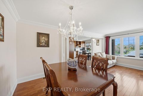 Photo 5 at 45 Flamborough Drive, Amesbury, Toronto