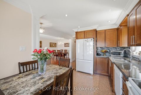 Photo 7 at 45 Flamborough Drive, Amesbury, Toronto