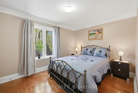 Photo 9 at 45 Flamborough Drive, Amesbury, Toronto