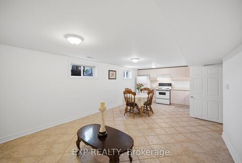 Photo 13 at 45 Flamborough Drive, Amesbury, Toronto