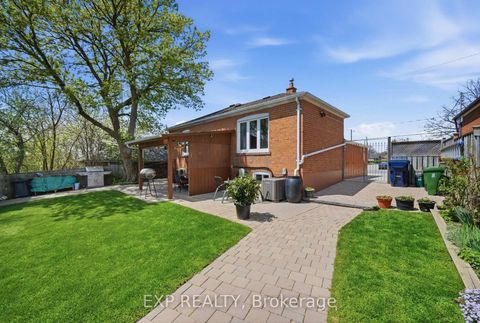 Photo 22 at 45 Flamborough Drive, Amesbury, Toronto