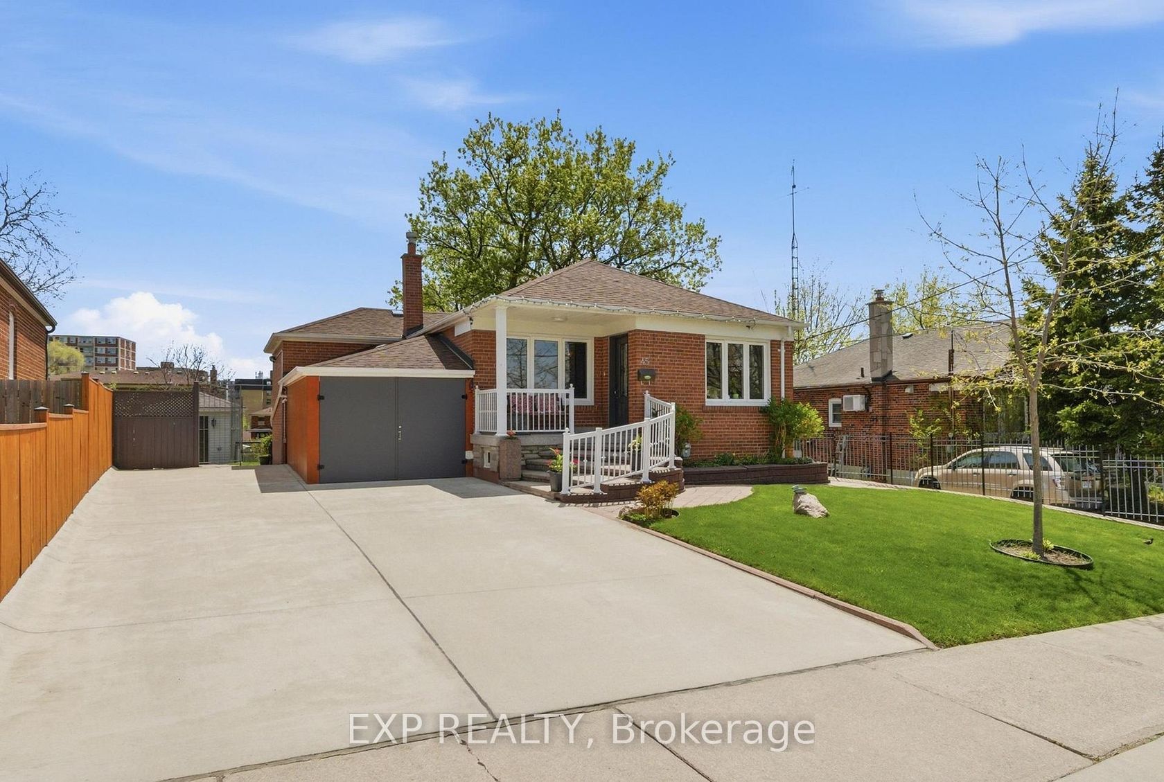 45 Flamborough Drive, Amesbury, Toronto photo number 2