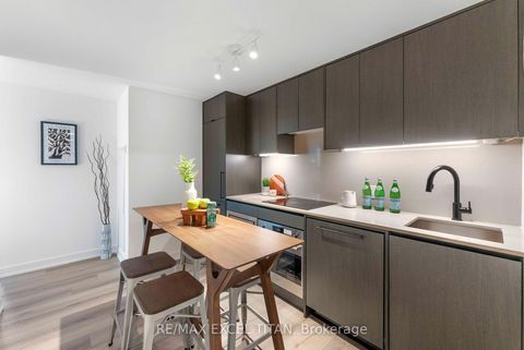 Photo 6 at 611 - 5 Lakeview Avenue, Bellwoods, Toronto