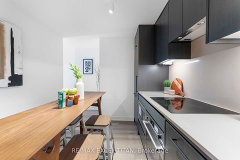 Photo 7 at 611 - 5 Lakeview Avenue, Bellwoods, Toronto