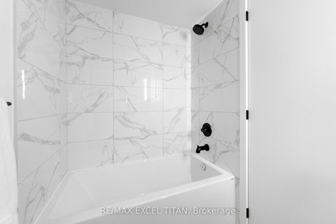 Photo 10 at 611 - 5 Lakeview Avenue, Bellwoods, Toronto