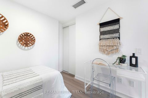 Photo 16 at 611 - 5 Lakeview Avenue, Bellwoods, Toronto