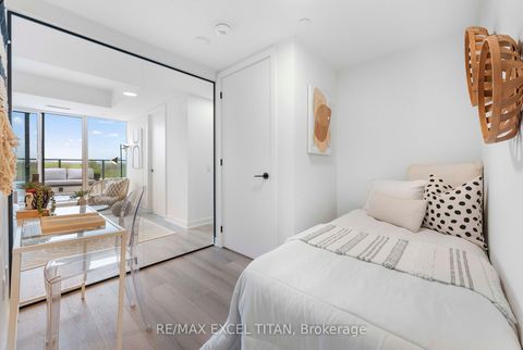 Photo 17 at 611 - 5 Lakeview Avenue, Bellwoods, Toronto