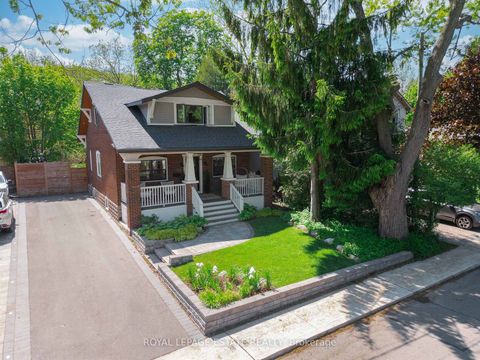 Photo 2 at 148 Scarboro Crescent, Cliffcrest, Toronto