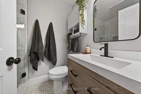 Photo 18 at 148 Scarboro Crescent, Cliffcrest, Toronto