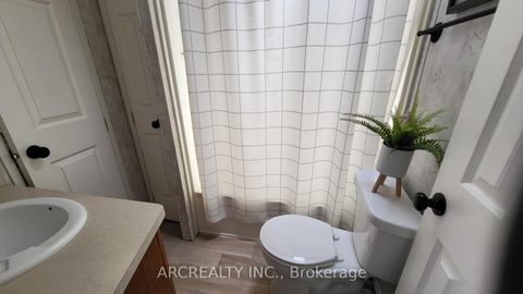 Photo 12 at 10 Chickadee Court, Pefferlaw, Georgina