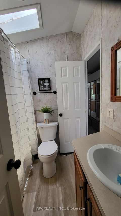 Photo 13 at 10 Chickadee Court, Pefferlaw, Georgina