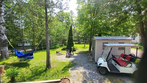 Photo 16 at 10 Chickadee Court, Pefferlaw, Georgina
