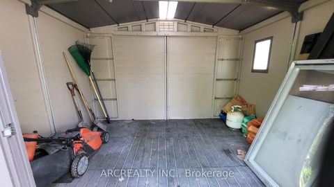 Photo 18 at 10 Chickadee Court, Pefferlaw, Georgina