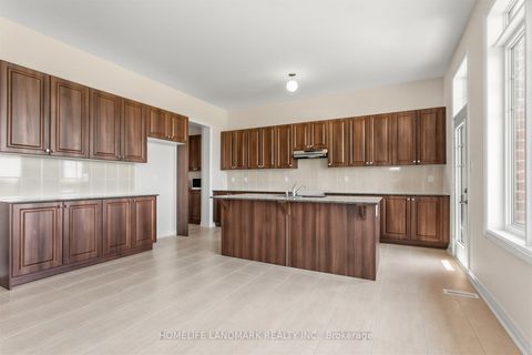Photo 12 at 55 Gerden Drive, Rural Richmond Hill, Richmond Hill