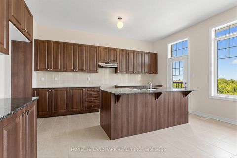 Photo 13 at 55 Gerden Drive, Rural Richmond Hill, Richmond Hill
