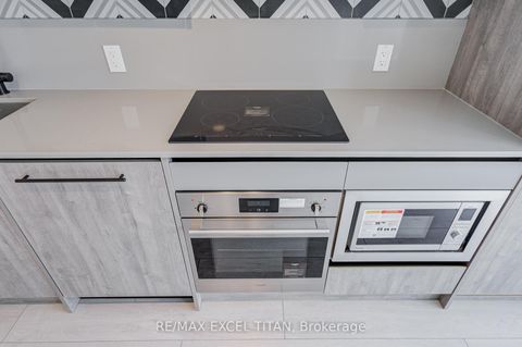 Photo 6 at 416 - 5 Lakeview Avenue, Bellwoods, Toronto
