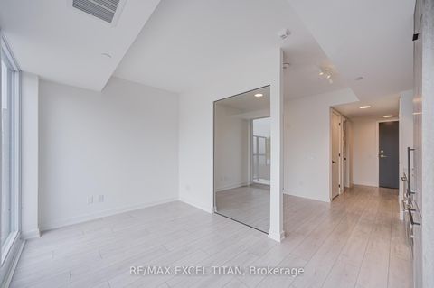 Photo 7 at 416 - 5 Lakeview Avenue, Bellwoods, Toronto