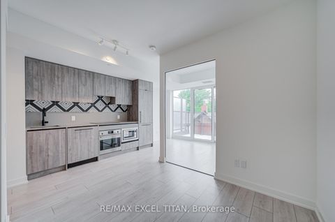 Photo 8 at 416 - 5 Lakeview Avenue, Bellwoods, Toronto