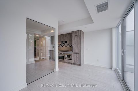 Photo 9 at 416 - 5 Lakeview Avenue, Bellwoods, Toronto