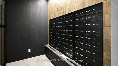 Photo 27 at 416 - 5 Lakeview Avenue, Bellwoods, Toronto