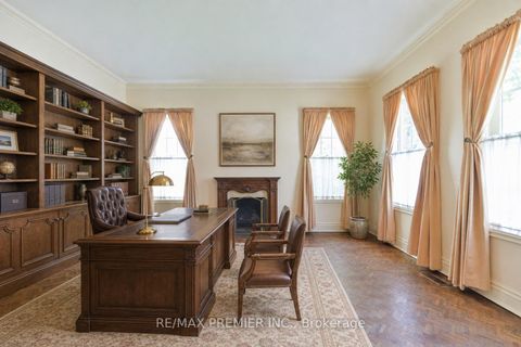 Photo 5 at 25 Highgrove Crescent, Mill Pond, Richmond Hill
