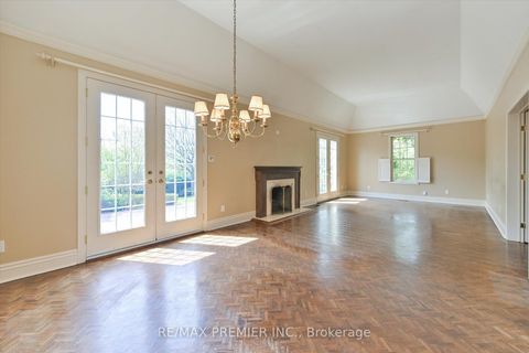 Photo 9 at 25 Highgrove Crescent, Mill Pond, Richmond Hill
