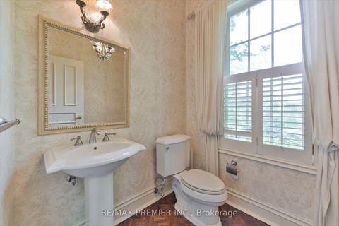 Photo 14 at 25 Highgrove Crescent, Mill Pond, Richmond Hill