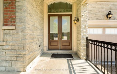 Photo 1 at 86 Torgan Trail, Kleinburg, Vaughan