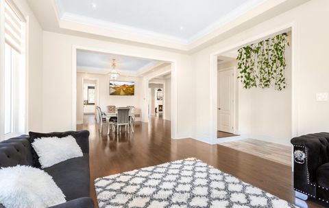Photo 4 at 86 Torgan Trail, Kleinburg, Vaughan