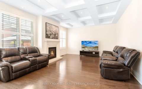 Photo 9 at 86 Torgan Trail, Kleinburg, Vaughan