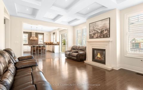 Photo 10 at 86 Torgan Trail, Kleinburg, Vaughan